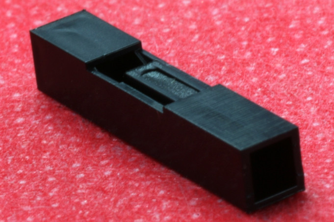 Obudowa złącza czarna 1x1PIN r.2.54mm opak=100 szt