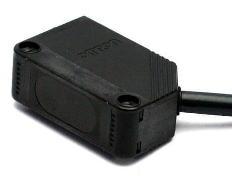 Czujnik fotoelektryczny PNP E3Z-D82