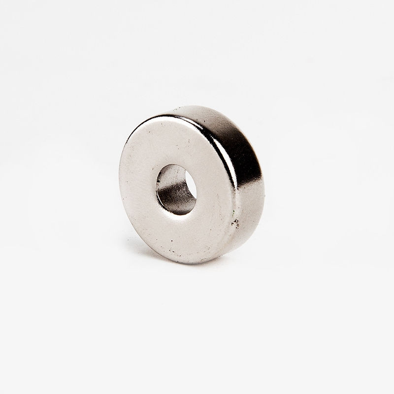 Magnes neodymowy pierścieniowy 10x4mm otwór 4.3mm