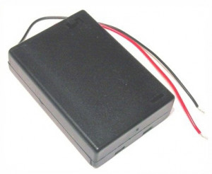 Koszyk na 3 baterie AA 1.5V z pokrywką i wyłącznikiem